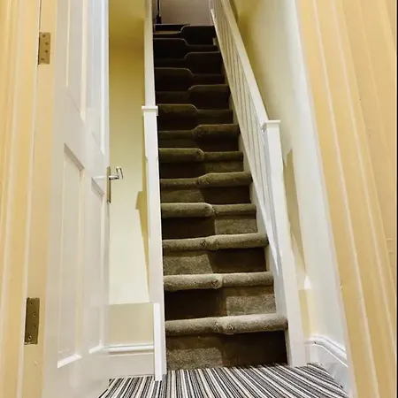 Park Crescent * יורק