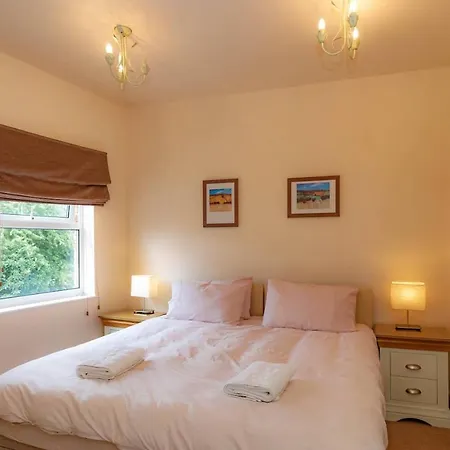 Park Crescent 公寓